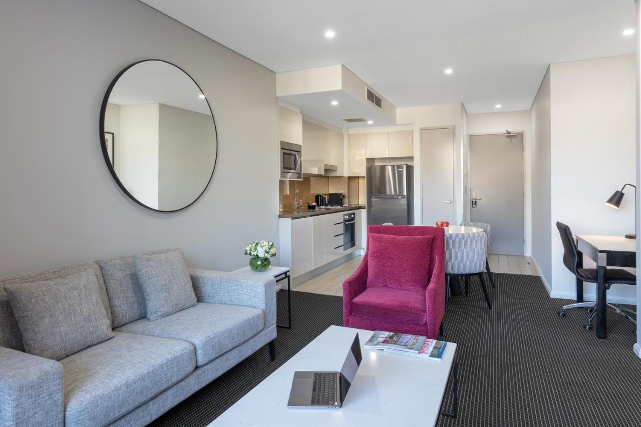 Meriton Suites North Ryde Sídney Exterior foto A typical apartment at the hotel
