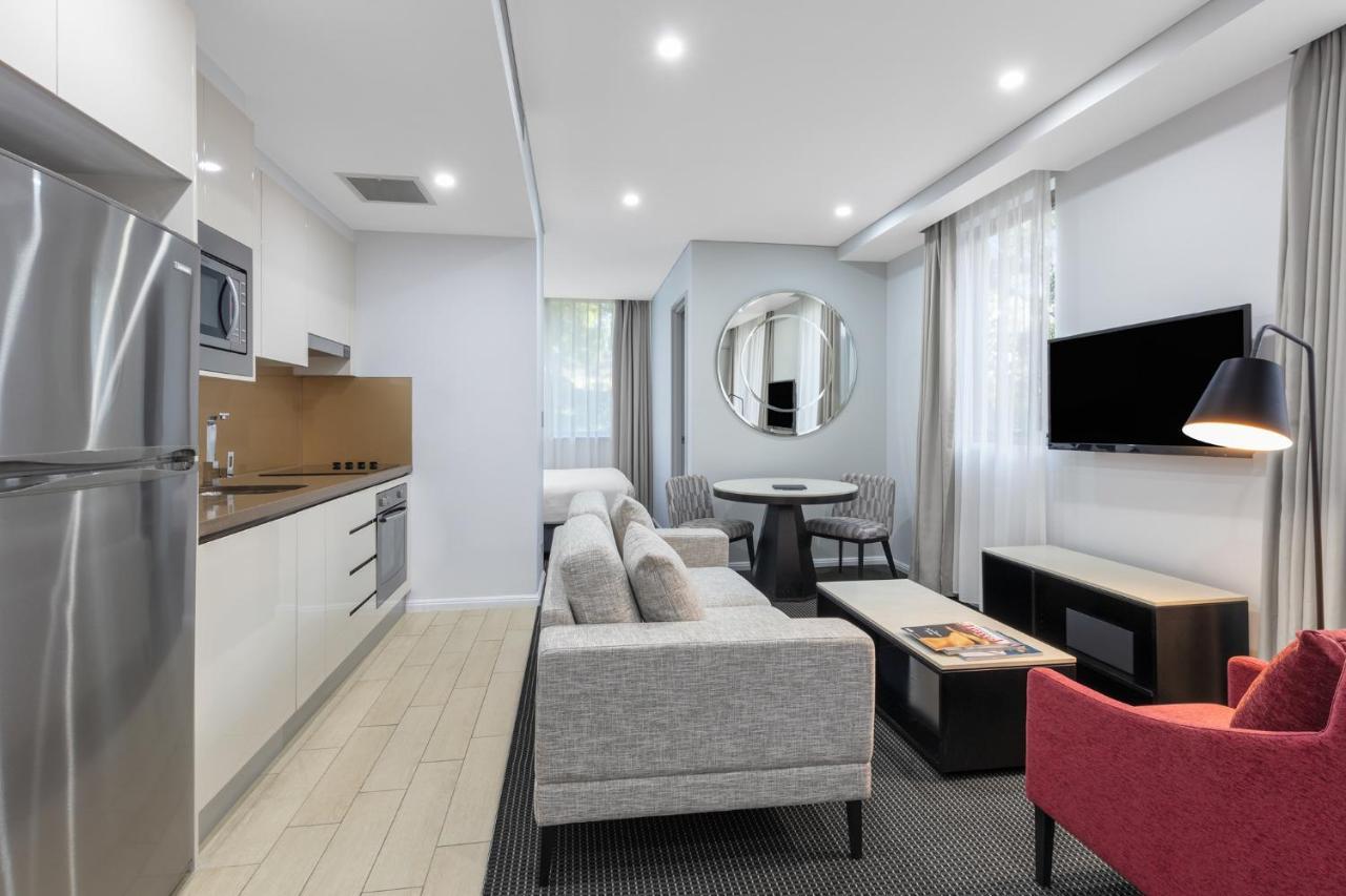 Meriton Suites North Ryde Sídney Exterior foto A typical apartment at the hotel
