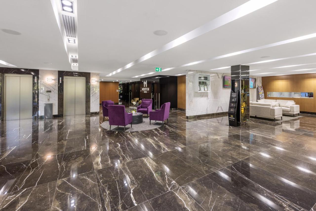 Meriton Suites North Ryde Sídney Exterior foto Lobby