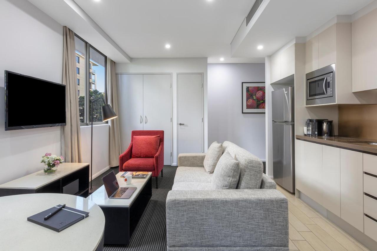 Meriton Suites North Ryde Sídney Exterior foto A typical apartment at the hotel